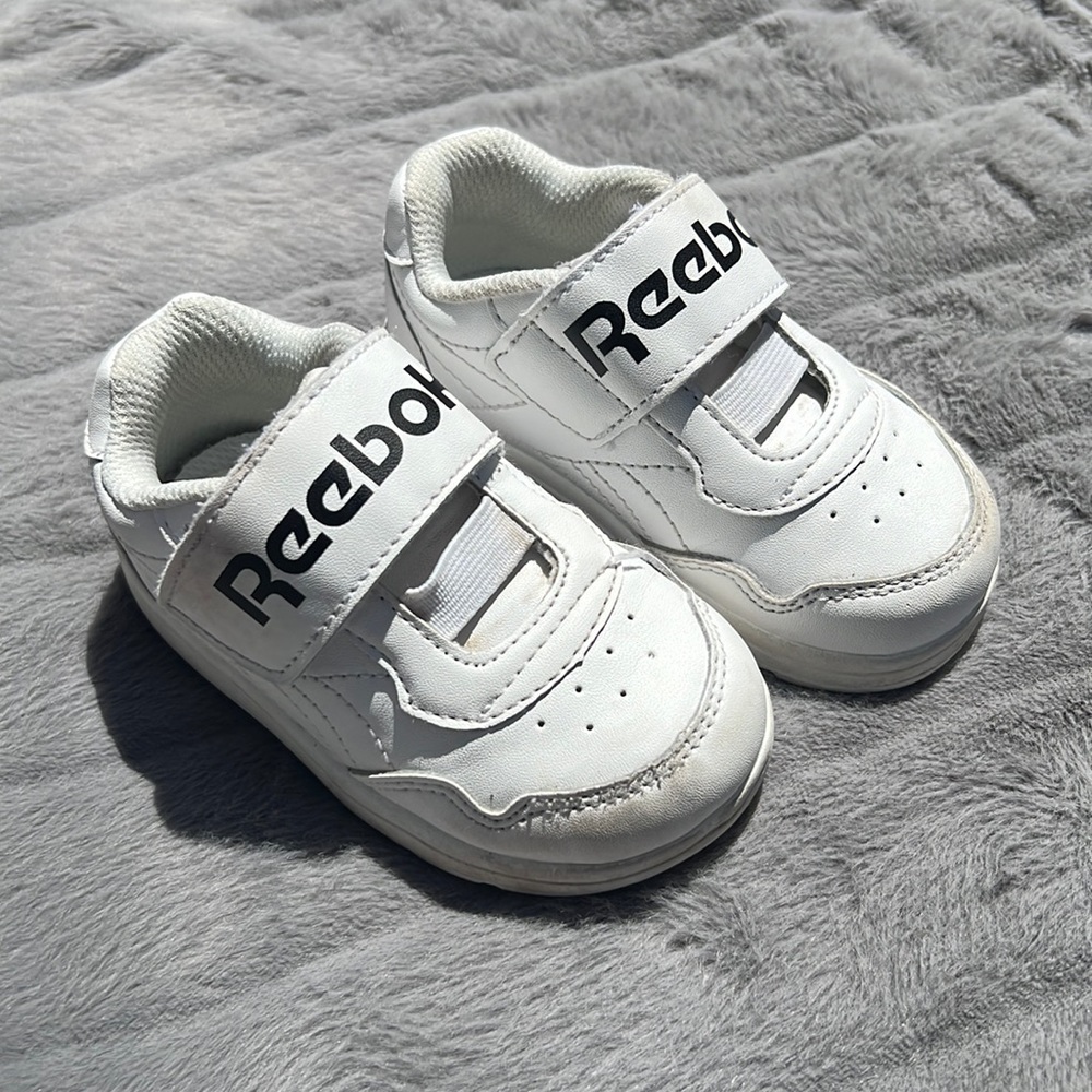 Reebok toddler sneakers. White. Size 5